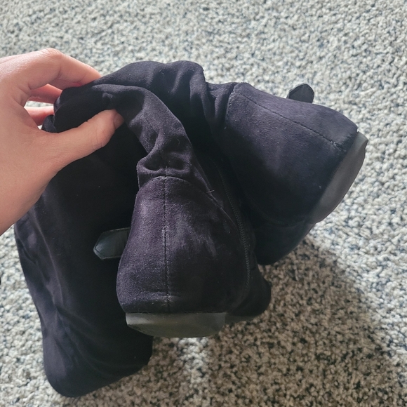 FREE New Directions Black Boots - Picture 7 of 9